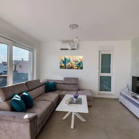 Marko - New Sea View With Free Parking Апартаменты Макарска