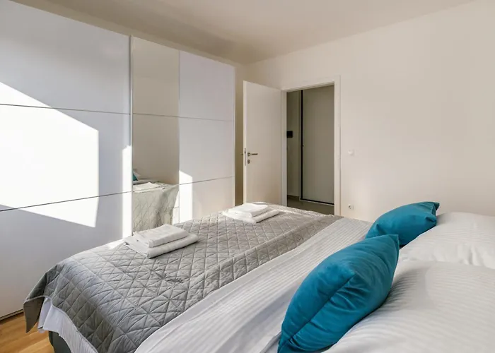 Marko - New Sea View With Free Parking Apartman *